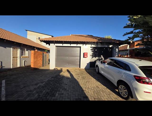 2 BEDROOM TOWNHOUSE FOR SALE IN MONTANA